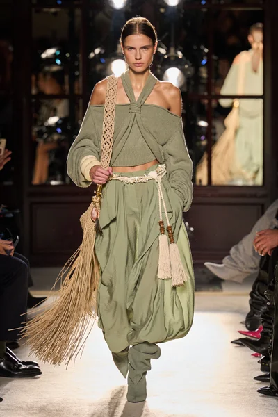 Look 2